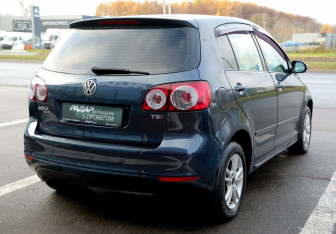 Подержанный автомобиль Volkswagen Golf Plus 2010 года (6 фото)
