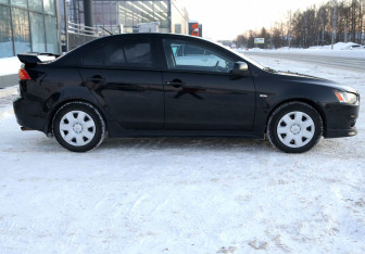 Подержанный автомобиль Mitsubishi Lancer Sedan 2008 года (7 фото)