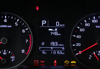 Подержанный автомобиль Kia Rio Sedan 2018 года (18 фото)