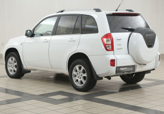 Подержанный автомобиль Chery Tiggo (T11) 2014 года (2 фото)