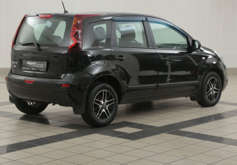 Подержанный автомобиль Nissan Note 2012 года (4 фото)