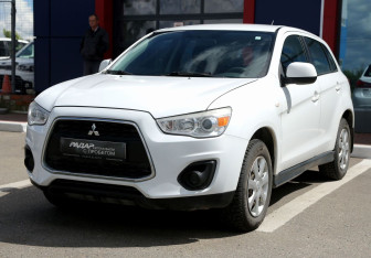 Подержанный автомобиль Mitsubishi ASX 2013 года (3 фото)