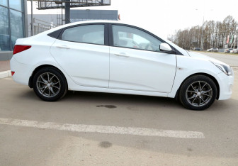 Подержанный автомобиль Hyundai Solaris Sedan 2015 года (7 фото)
