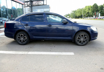 Подержанный автомобиль Skoda Octavia Liftback 2010 года (7 фото)