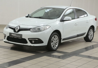Подержанный автомобиль Renault Fluence 2015 года (8 фото)
