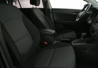 Подержанный автомобиль Hyundai Creta 2017 года (10 фото)