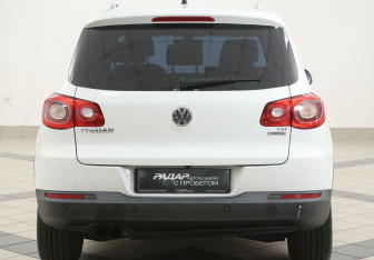 Подержанный автомобиль Volkswagen Tiguan 2010 года (3 фото)