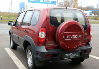 Подержанный автомобиль Chevrolet Niva 2012 года (4 фото)