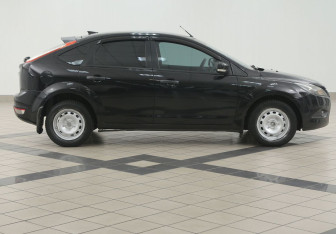 Подержанный автомобиль Ford Focus Hatchback 2008 года (5 фото)