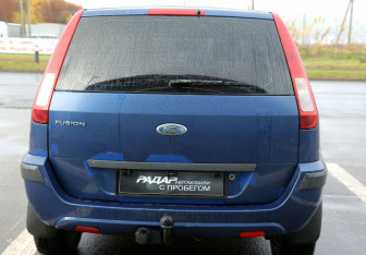Подержанный автомобиль Ford Fusion 2008 года (5 фото)