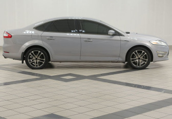 Подержанный автомобиль Ford Mondeo Sedan 2011 года (5 фото)