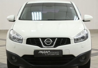 Подержанный автомобиль Nissan Qashqai 2012 года (6 фото)