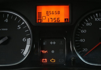 Подержанный автомобиль Renault Duster 2014 года (17 фото)