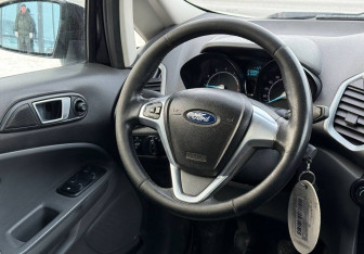Подержанный автомобиль Ford EcoSport 2014 года (11 фото)