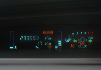 Подержанный автомобиль Renault Scenic 2006 года (18 фото)