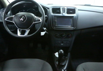 Подержанный автомобиль Renault Logan Sedan 2019 года (8 фото)