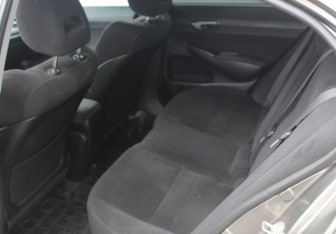Подержанный автомобиль Honda Civic Sedan 2008 года (12 фото)