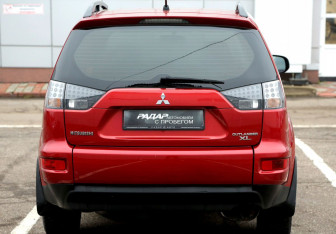 Подержанный автомобиль Mitsubishi Outlander 2011 года (5 фото)