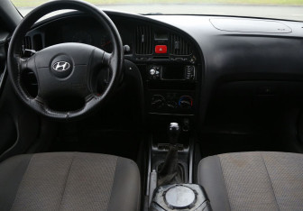 Подержанный автомобиль Hyundai Elantra Sedan 2006 года (12 фото)
