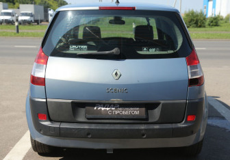 Подержанный автомобиль Renault Scenic 2006 года (5 фото)