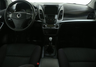 Подержанный автомобиль SsangYong Actyon 2014 года (12 фото)