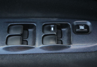 Подержанный автомобиль Mitsubishi Lancer Sedan 2006 года (17 фото)