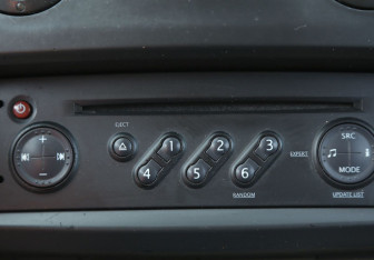 Подержанный автомобиль Renault Scenic 2006 года (15 фото)