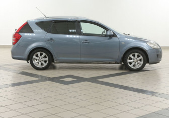 Подержанный автомобиль Kia Ceed Wagon 2008 года (5 фото)