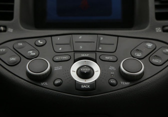 Подержанный автомобиль Nissan Primera Sedan 2004 года (15 фото)