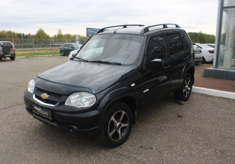 Подержанный автомобиль Chevrolet Niva 2011 года (3 фото)