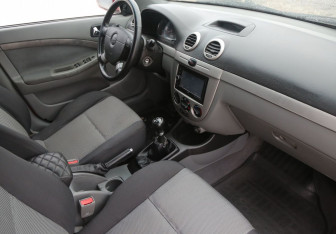 Подержанный автомобиль Chevrolet Lacetti Hatchback 2012 года (9 фото)