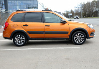 Подержанный автомобиль LADA (ВАЗ) Granta Wagon 2021 года (7 фото)