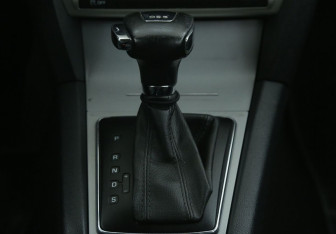 Подержанный автомобиль Skoda Octavia Liftback 2012 года (13 фото)