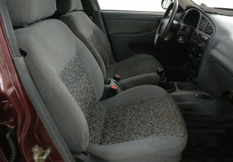 Подержанный автомобиль Chevrolet Lanos 2008 года (10 фото)