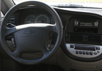 Подержанный автомобиль Chevrolet Rezzo 2007 года (14 фото)