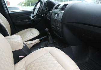 Подержанный автомобиль УАЗ Patriot 2016 года (9 фото)