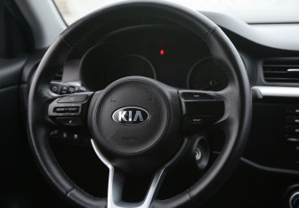 Подержанный автомобиль Kia Rio Hatchback 2020 года (21 фото)
