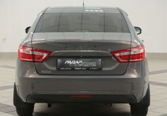 Подержанный автомобиль LADA (ВАЗ) Vesta Sedan 2022 года (3 фото)