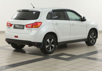 Подержанный автомобиль Mitsubishi ASX 2013 года (4 фото)