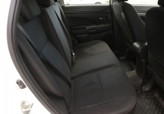 Подержанный автомобиль Mitsubishi ASX 2013 года (12 фото)