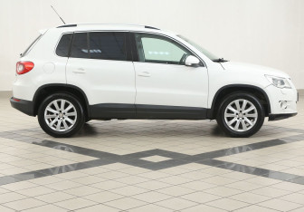 Подержанный автомобиль Volkswagen Tiguan 2010 года (5 фото)