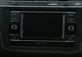 Подержанный автомобиль Volkswagen Tiguan 2017 года (13 фото)