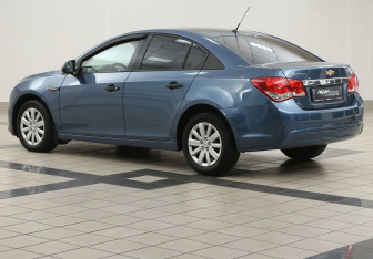 Подержанный автомобиль Chevrolet Cruze Sedan 2013 года (2 фото)