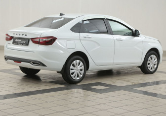 Подержанный автомобиль LADA (ВАЗ) Vesta Sedan 2024 года (4 фото)