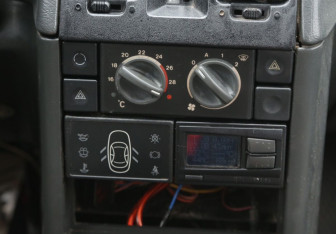 Подержанный автомобиль LADA (ВАЗ) 2112 2001 года (13 фото)