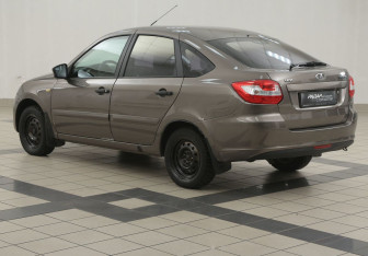 Подержанный автомобиль LADA (ВАЗ) Granta Liftback 2018 года (2 фото)
