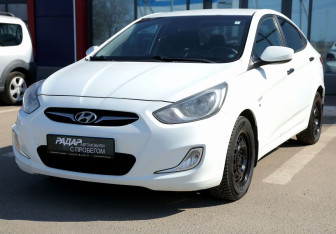 Подержанный автомобиль Hyundai Solaris Sedan 2013 года (3 фото)