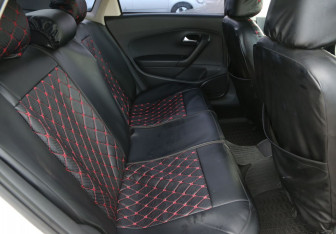 Подержанный автомобиль Volkswagen Polo Sedan 2012 года (11 фото)