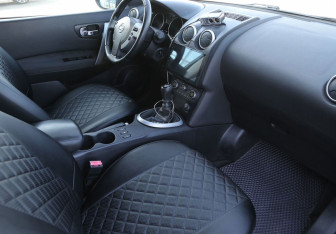 Подержанный автомобиль Nissan Qashqai 2007 года (9 фото)