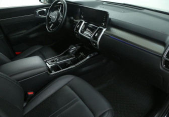 Подержанный автомобиль Kia Sorento 2022 года (16 фото)